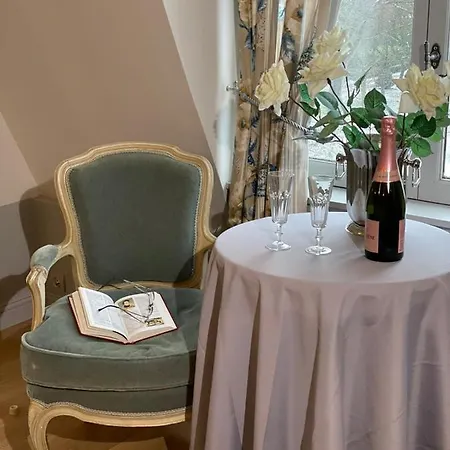 Domaine De L'orangerie Du Chateau De D'hotes Guest house